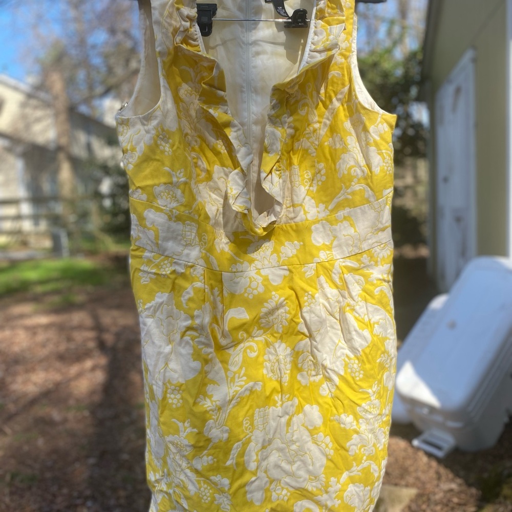 BUY1 GET1 FREE🌺
Beautiful Yellow and white dress